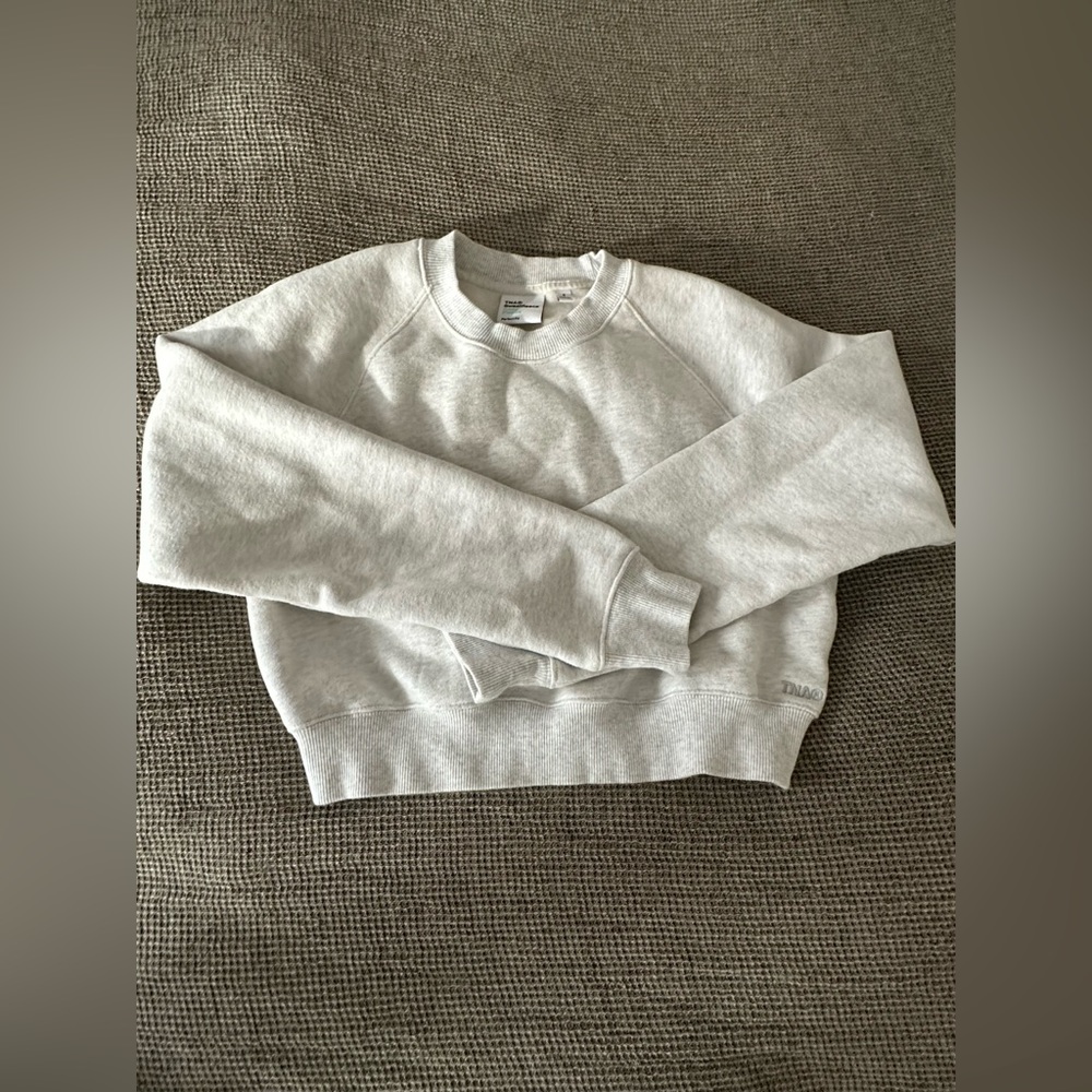 aritzia TNA cozy fleece perfect fit sweatshirt crop